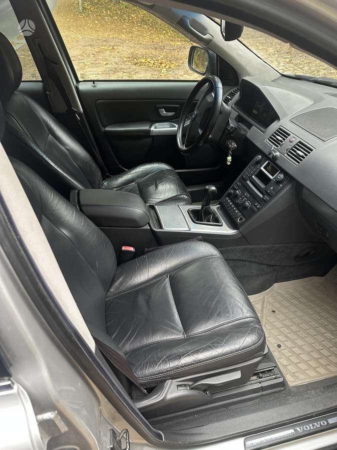 Volvo XC90 2005 — photo 13