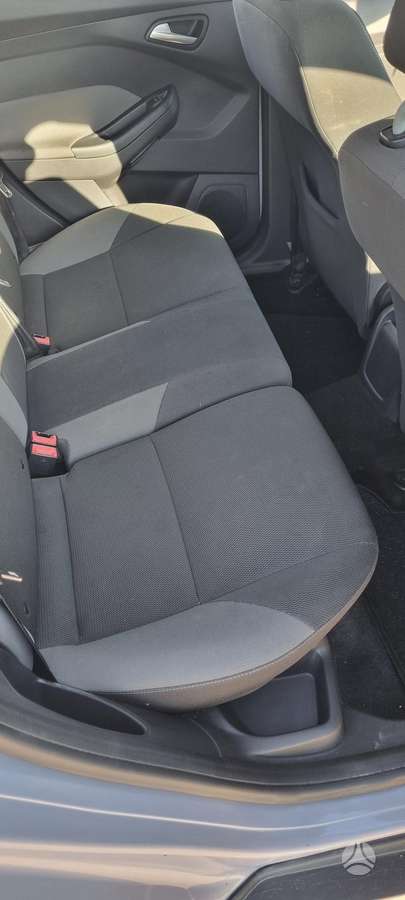 Ford Focus 2011 — салон