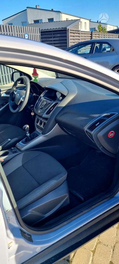 Ford Focus 2011 — двигун 1560 cm³, 95 HP (70kW)