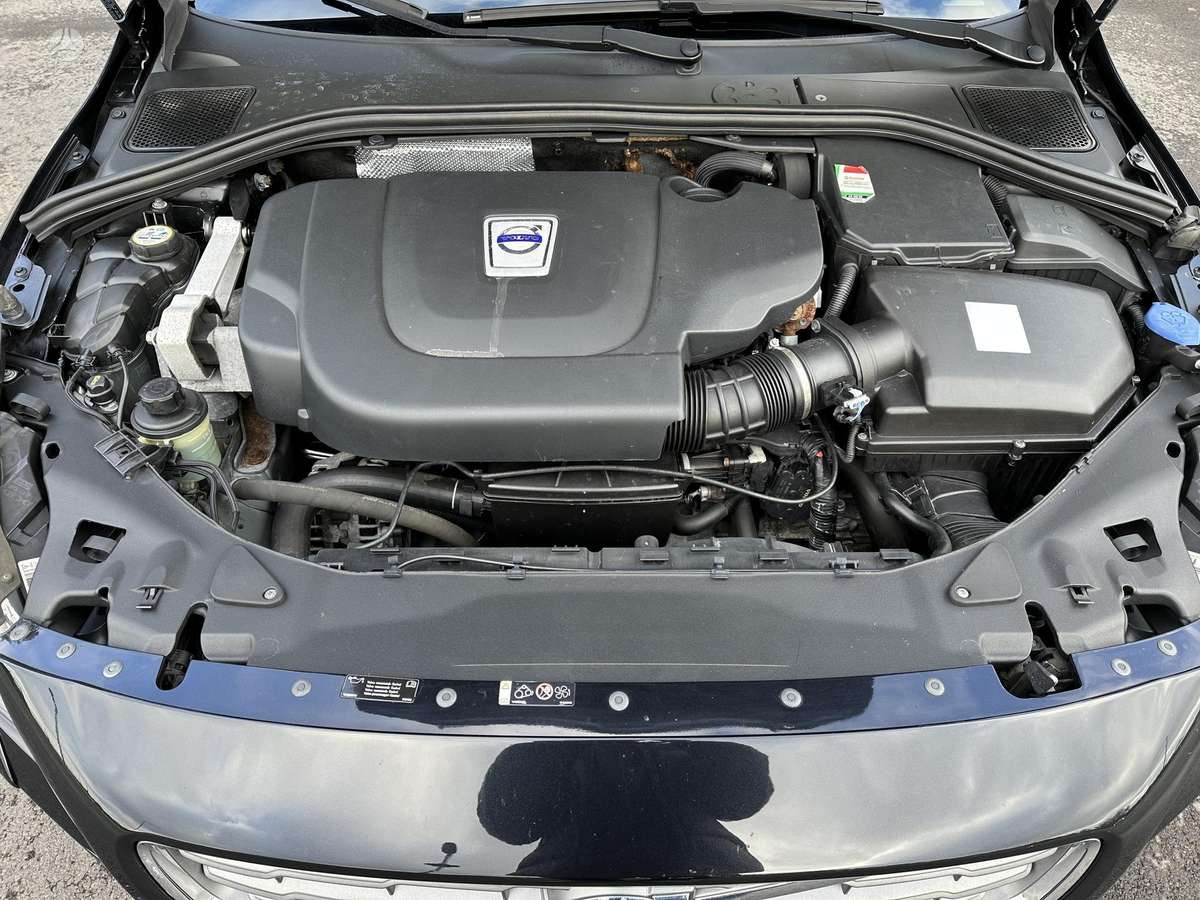 Volvo V60 2011 — photo 15