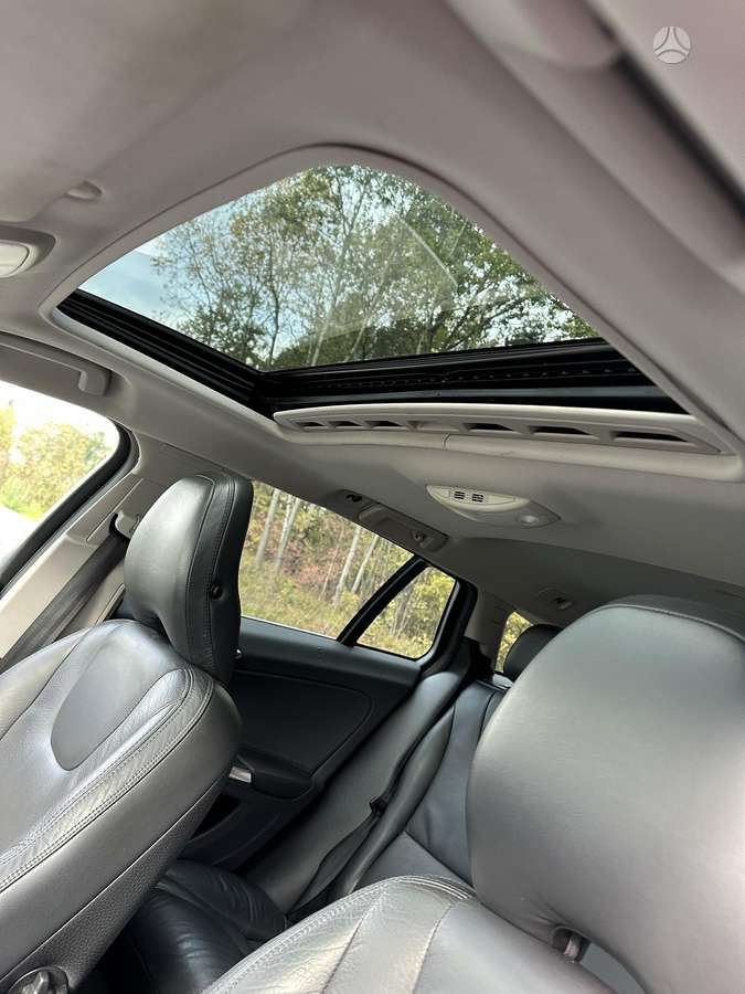 Volvo V60 2011 — photo 17