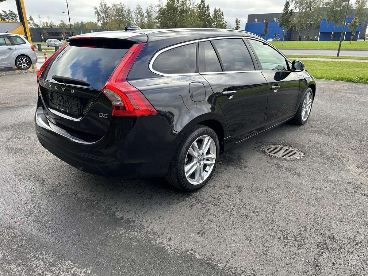 Volvo V60 2011 — photo 7