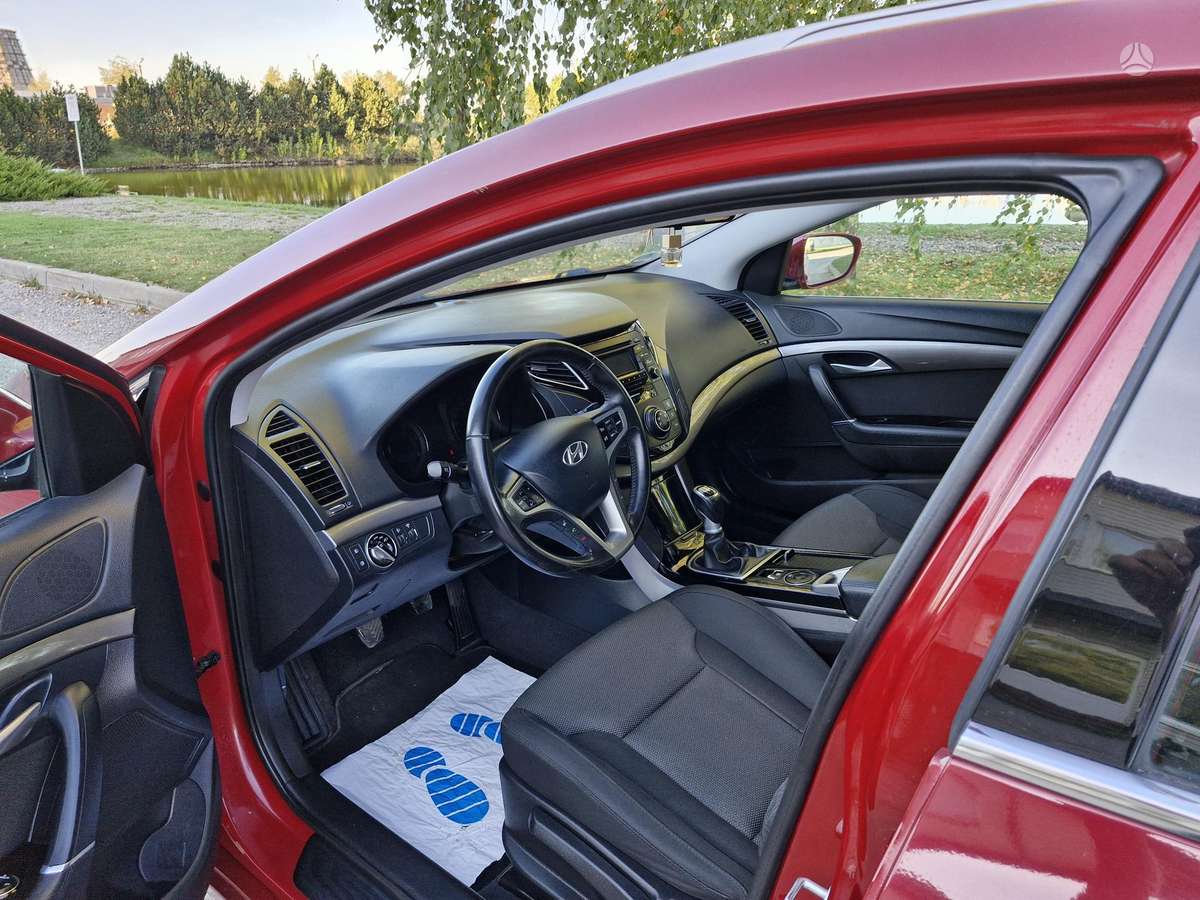 Hyundai i40 2013 — photo 10