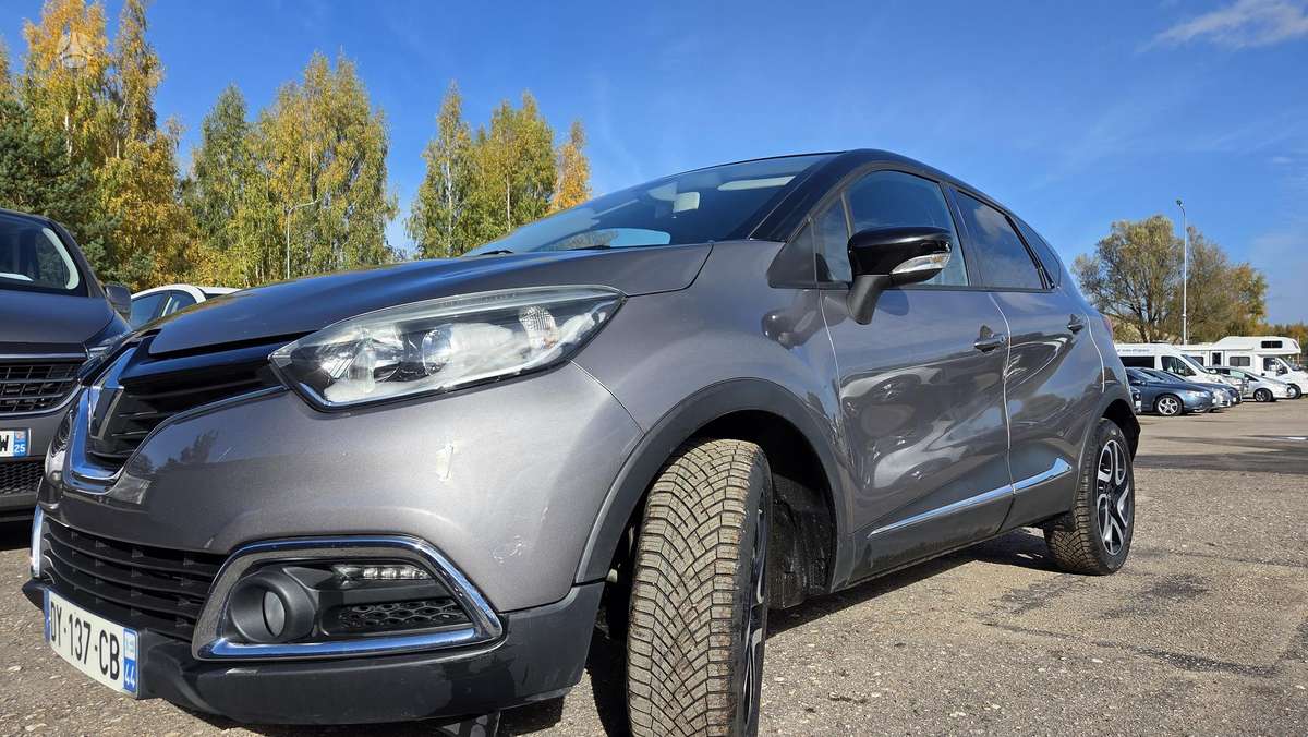Renault Captur 2015 — салон