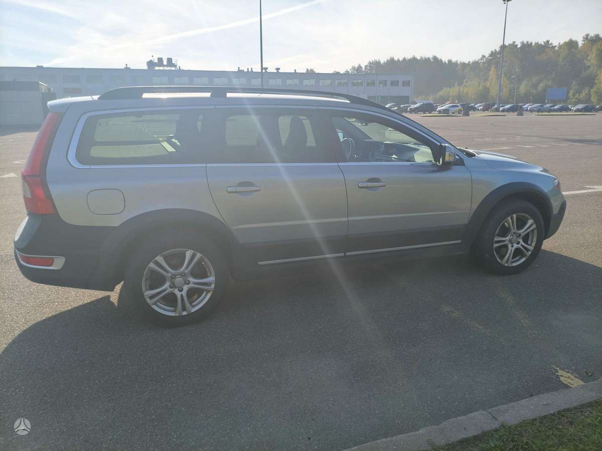 Volvo XC70 2012 — engine 3192 cm³, 238 HP (175kW)