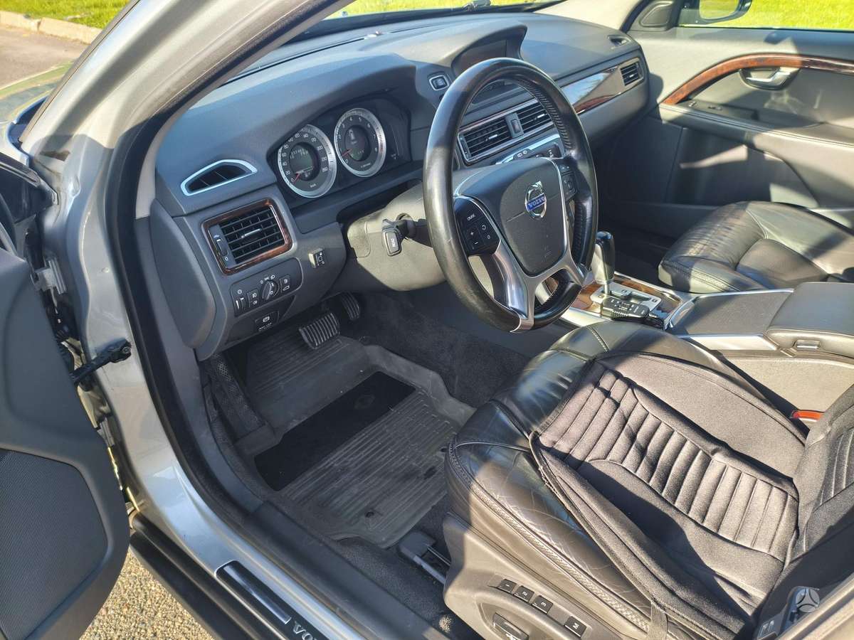 Volvo XC70 2012 — photo 7