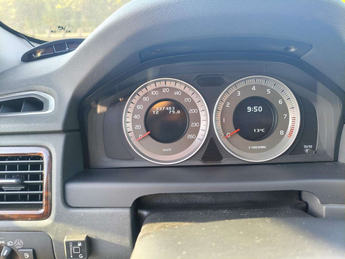 Volvo XC70 2012 — photo 8