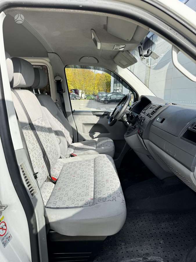 Volkswagen Transporter 2008 — photo 11
