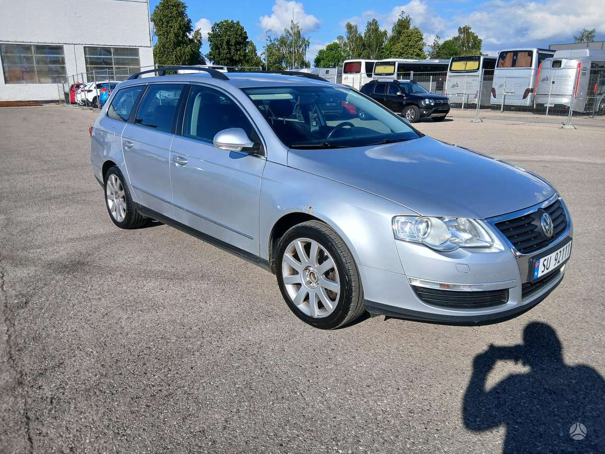 Volkswagen Passat 2010 — салон