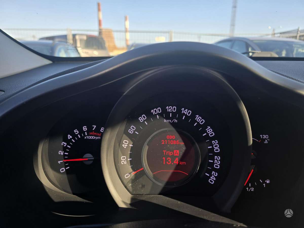 Kia Sportage 2010 — photo 10