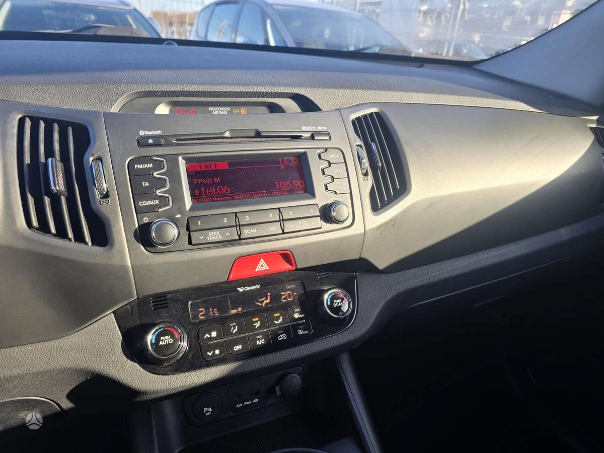 Kia Sportage 2010 — photo 11