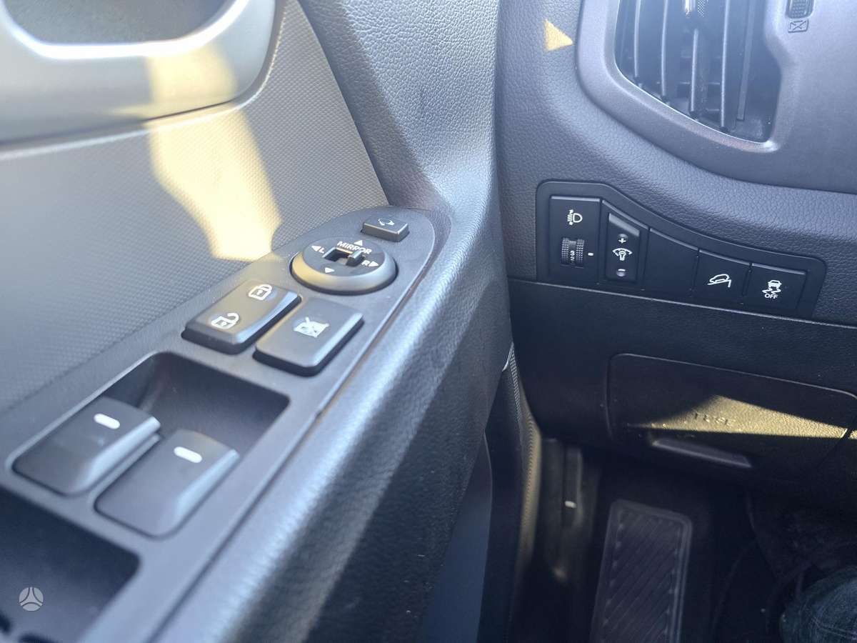 Kia Sportage 2010 — photo 7