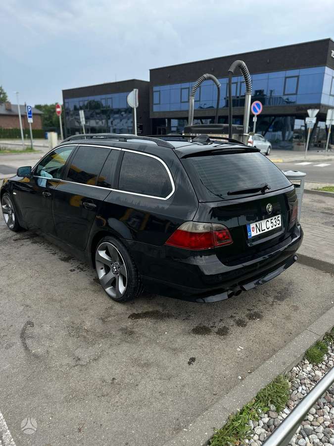 BMW 535 2005 — rear view