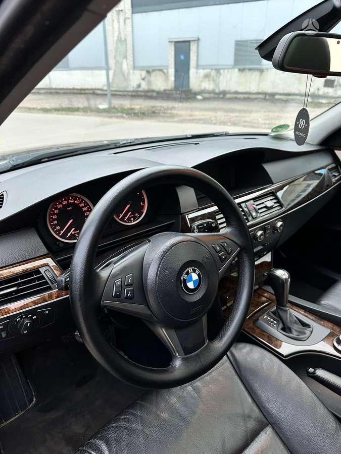 BMW 535 2005 — photo 21