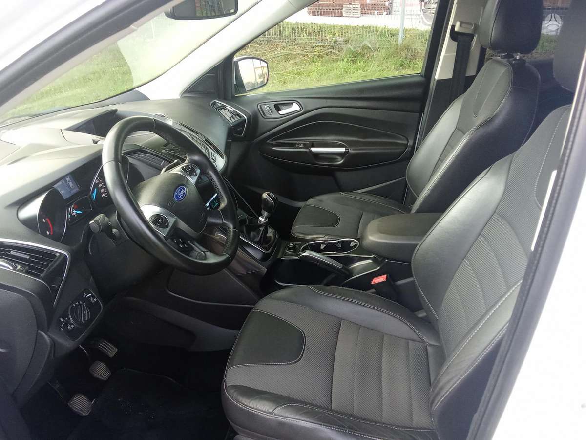 Ford Kuga 2013 — photo 18