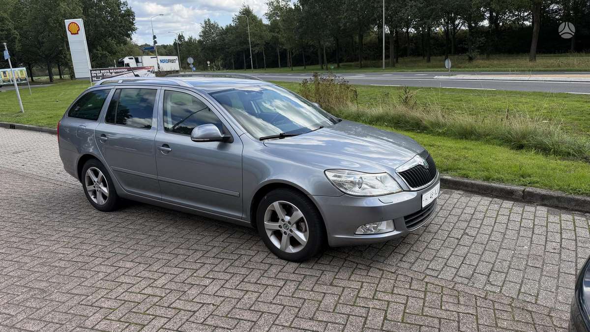 Skoda Octavia 2012 — салон