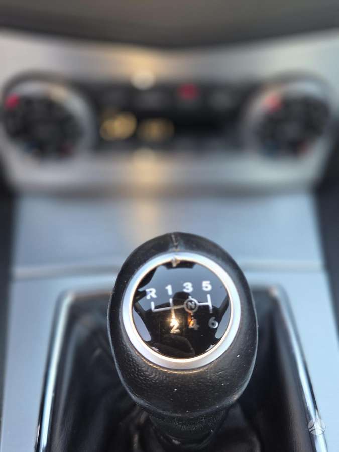 Mercedes-Benz C200 2010 — photo 10