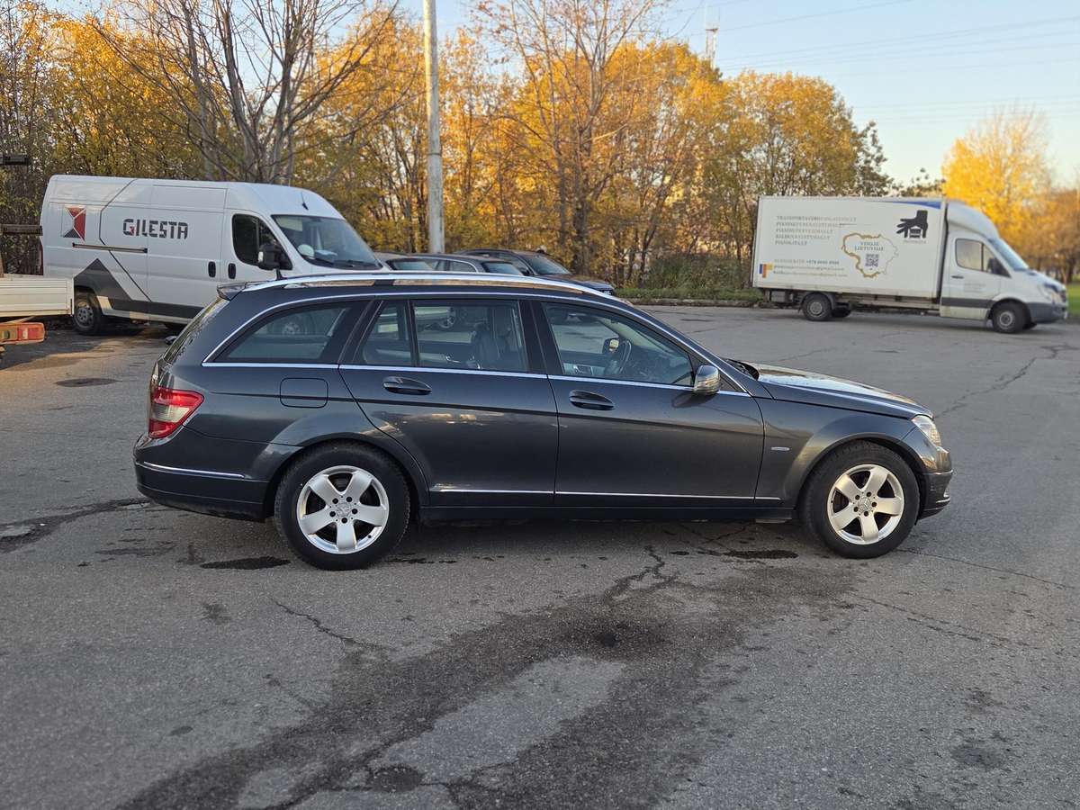 Mercedes-Benz C200 2010 — engine 2143 cm³, 136 HP (100kW)