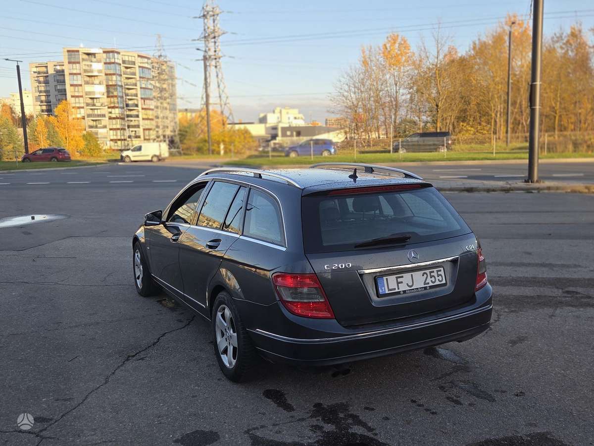 Mercedes-Benz C200 2010 — photo 6