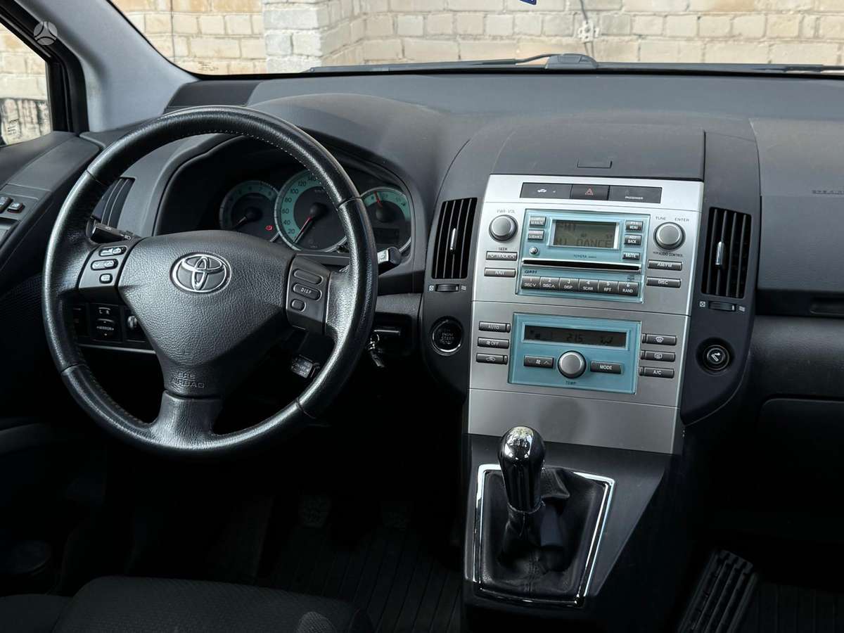 Toyota Corolla 2005 — фото 17