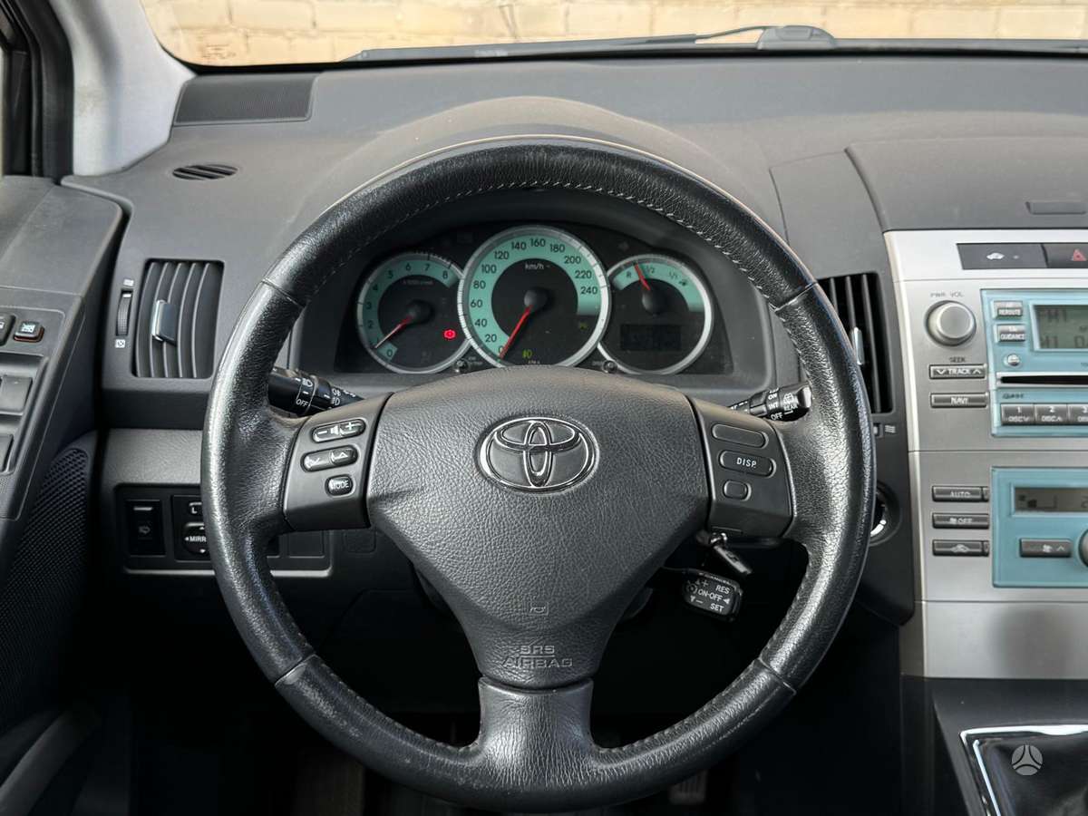 Toyota Corolla 2005 — фото 18