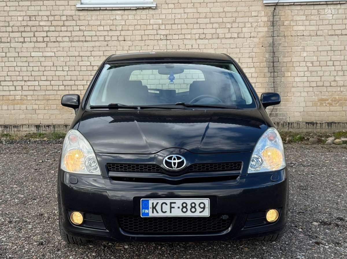 Toyota Corolla 2005 — салон