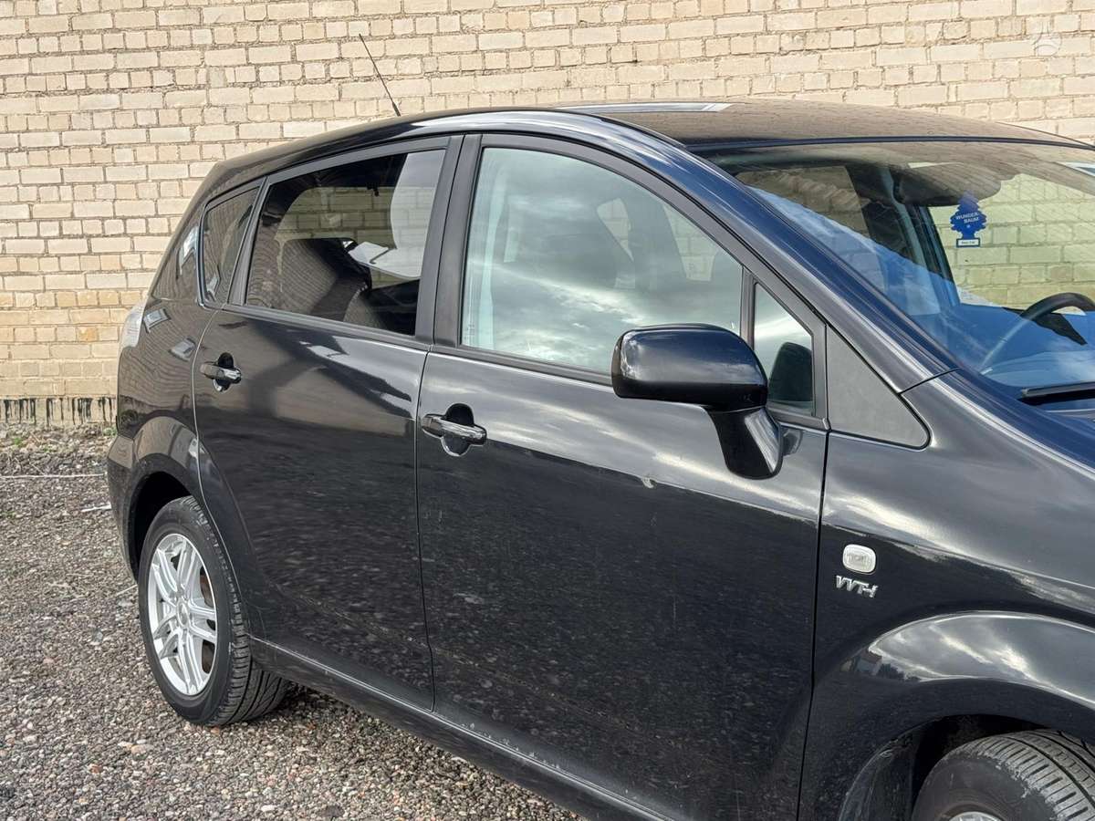 Toyota Corolla 2005 — двигун 1794 cm³, 129 HP (95kW)