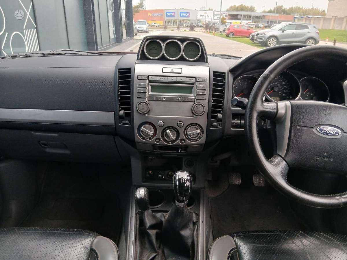 Ford Ranger 2010 — photo 10