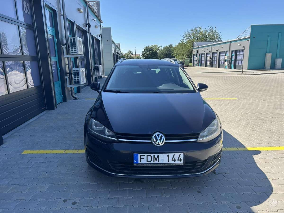 Volkswagen Golf 2013 — вигляд ззаду