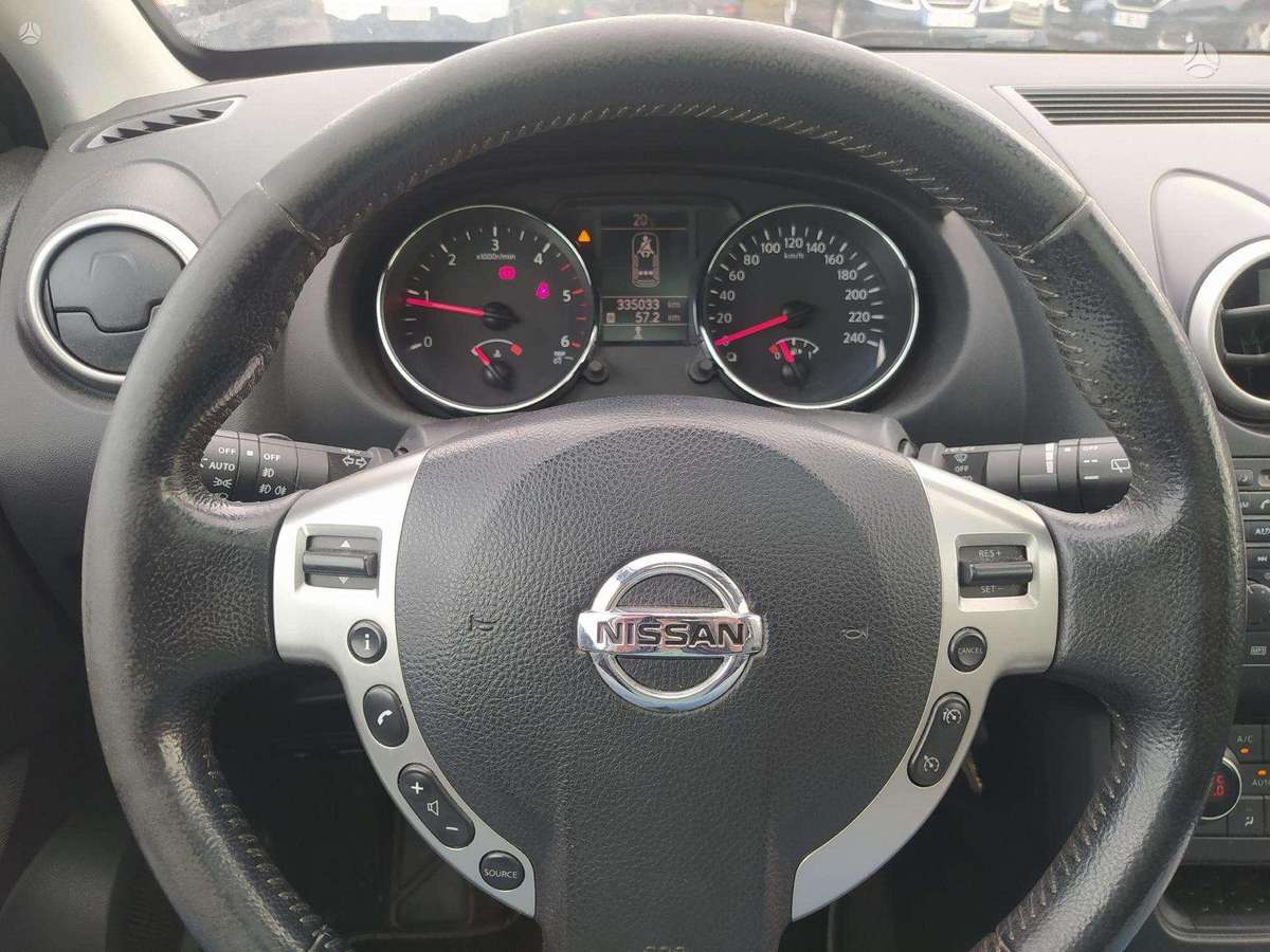 Nissan Qashqai 2011 — photo 23