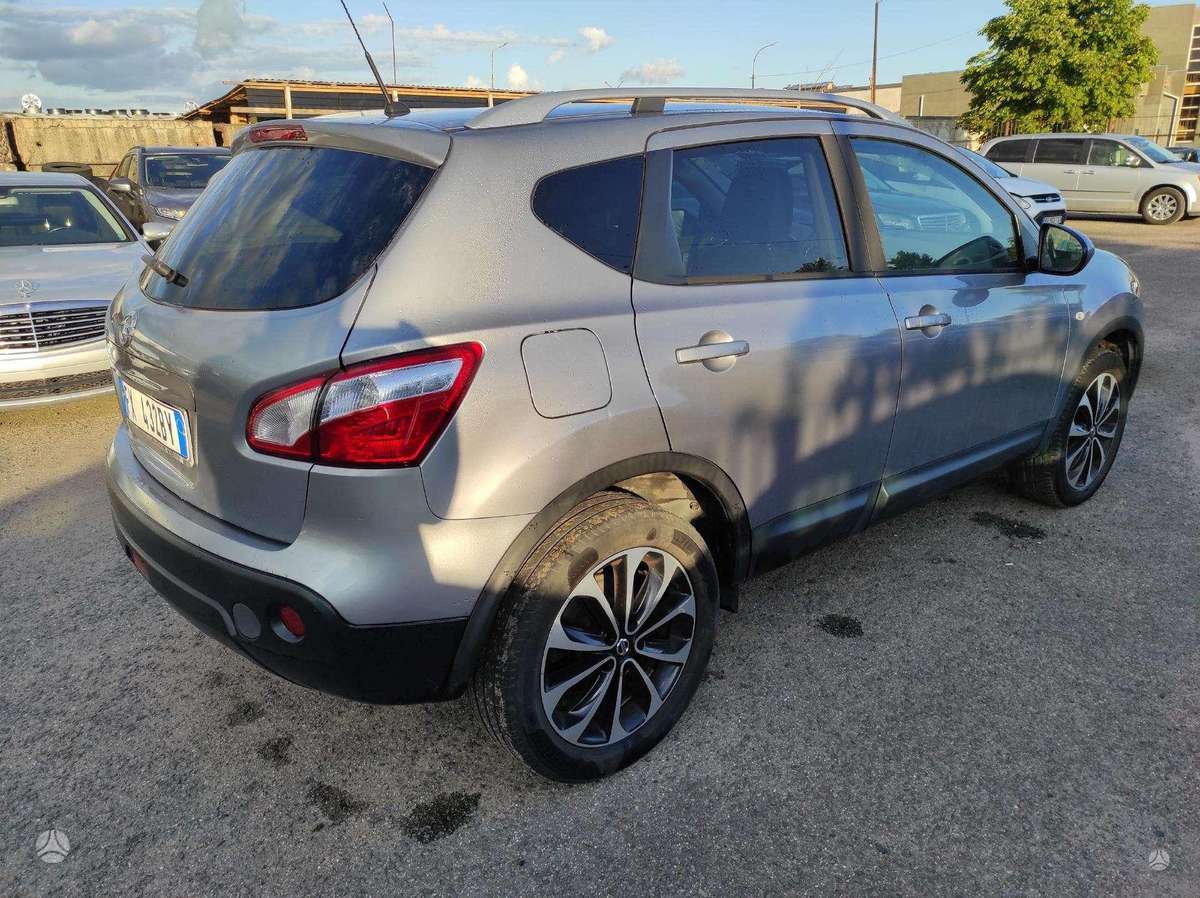 Nissan Qashqai 2011 — photo 8