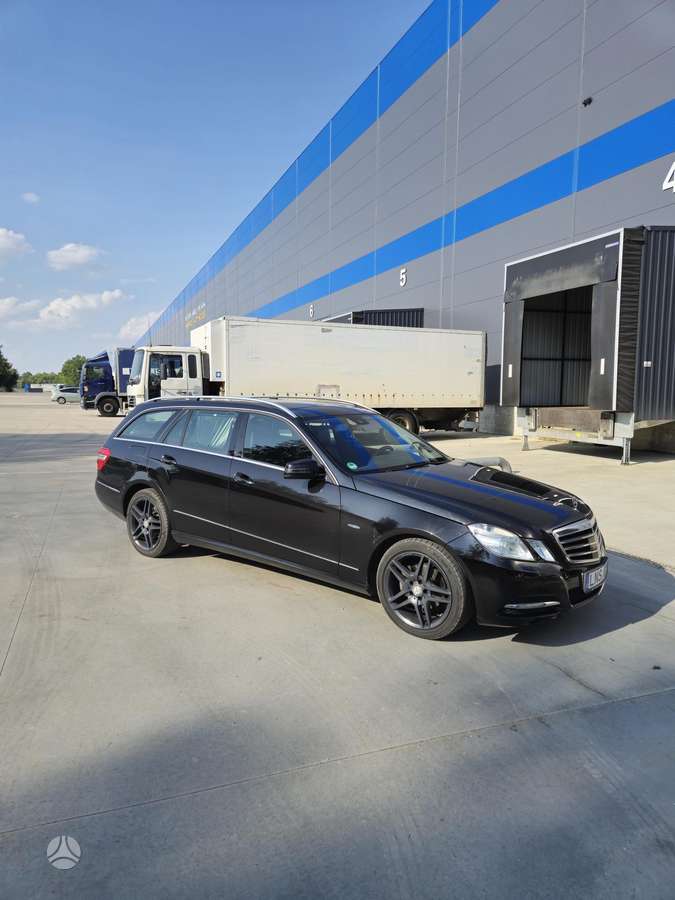 Mercedes-Benz E220 2010 — vehicle for AFU Ukraine