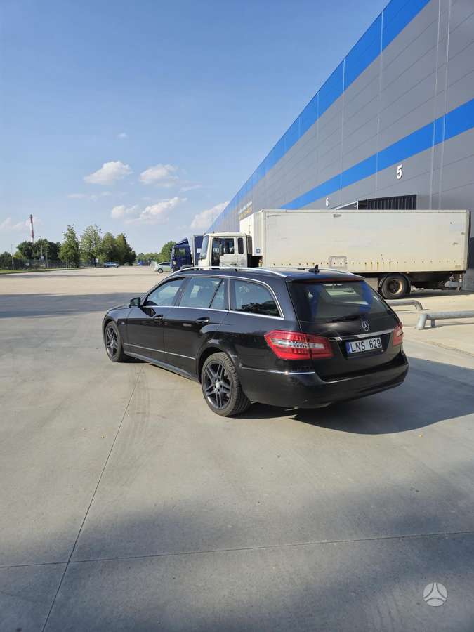 Mercedes-Benz E220 2010 — photo 5
