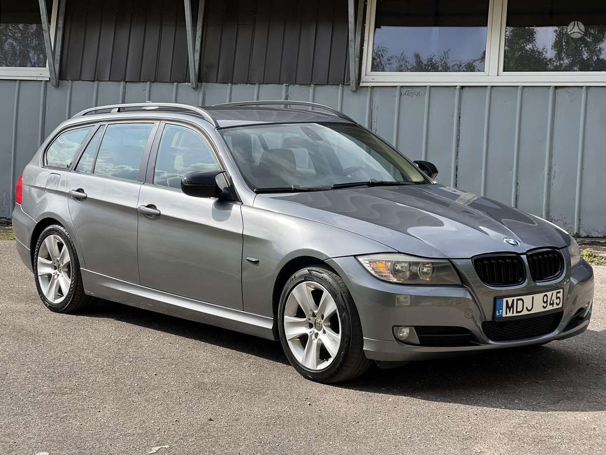 BMW 318, 2009