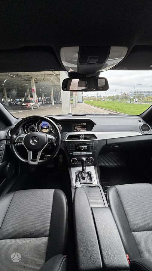 Mercedes-Benz C220 2012 — photo 13