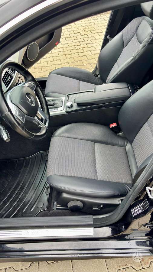 Mercedes-Benz C220 2012 — photo 16