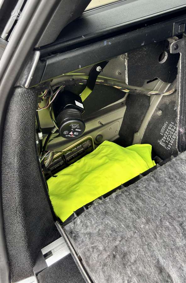Mercedes-Benz C220 2012 — photo 21