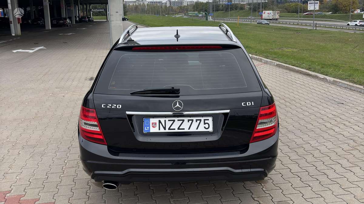 Mercedes-Benz C220 2012 — photo 9