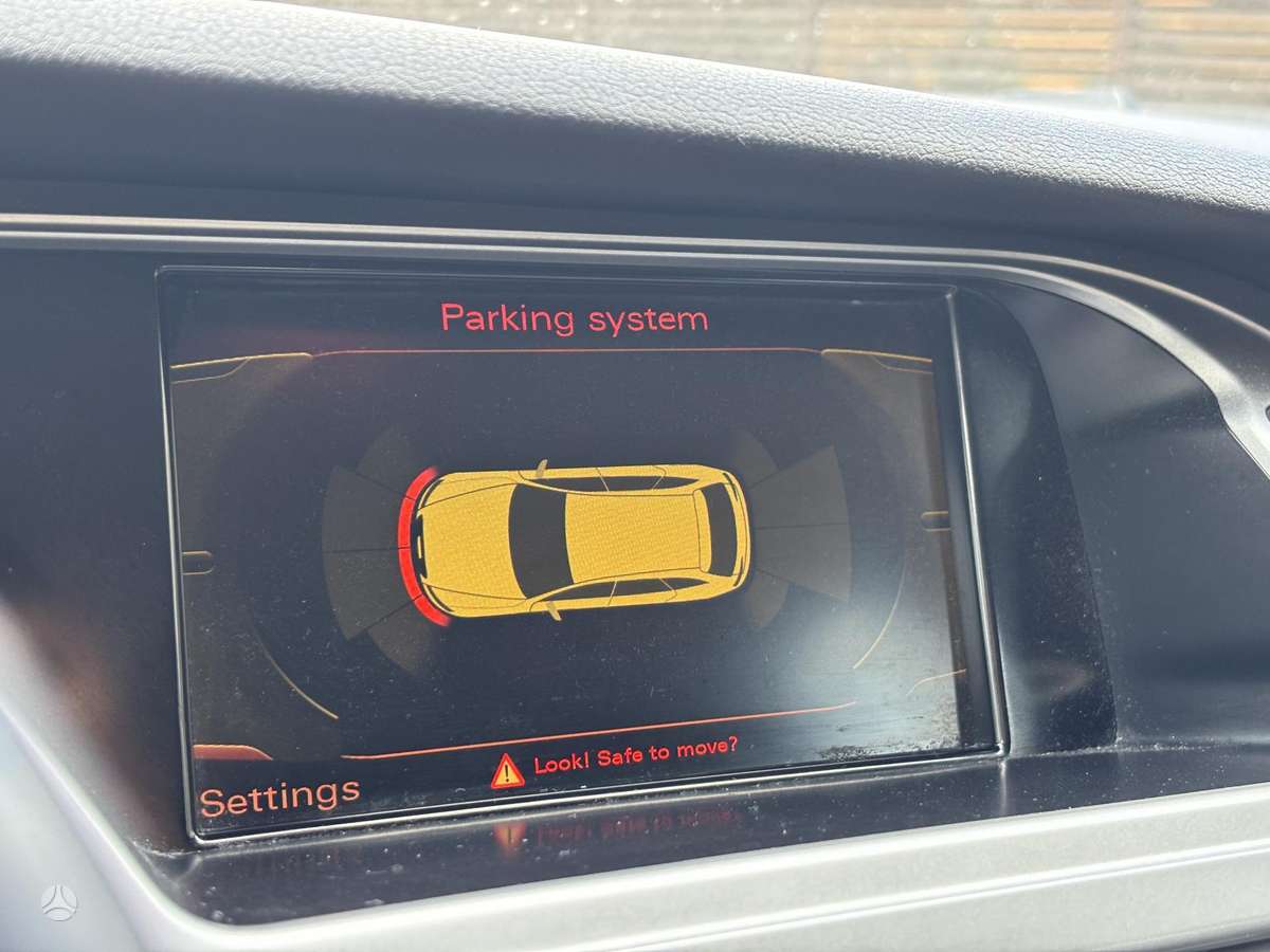 Audi A4 2009 — photo 11