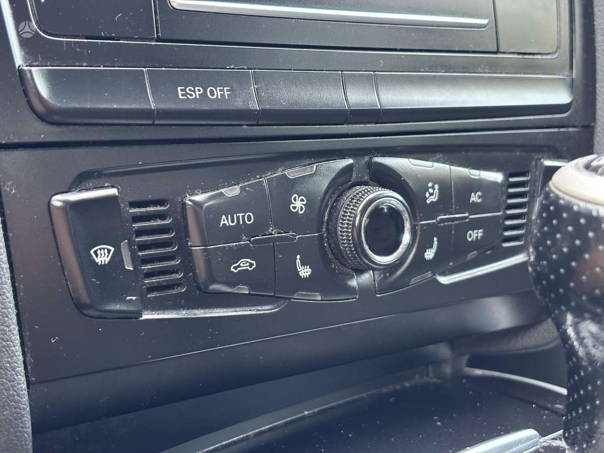Audi A4 2009 — photo 12