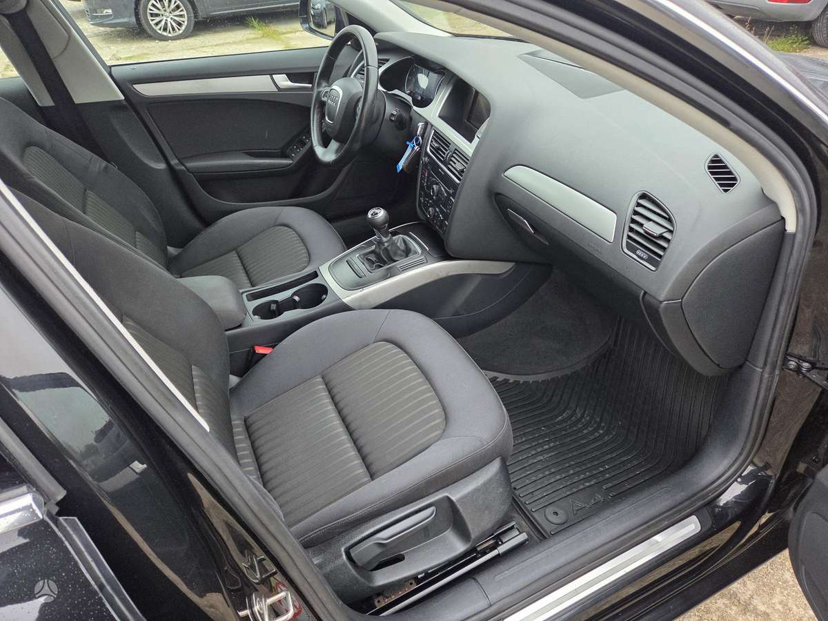 Audi A4 2008 — photo 11