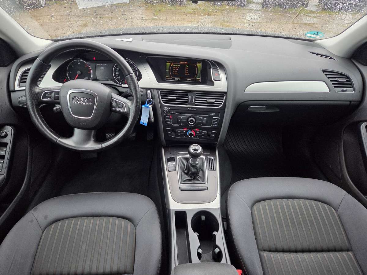 Audi A4 2008 — photo 7