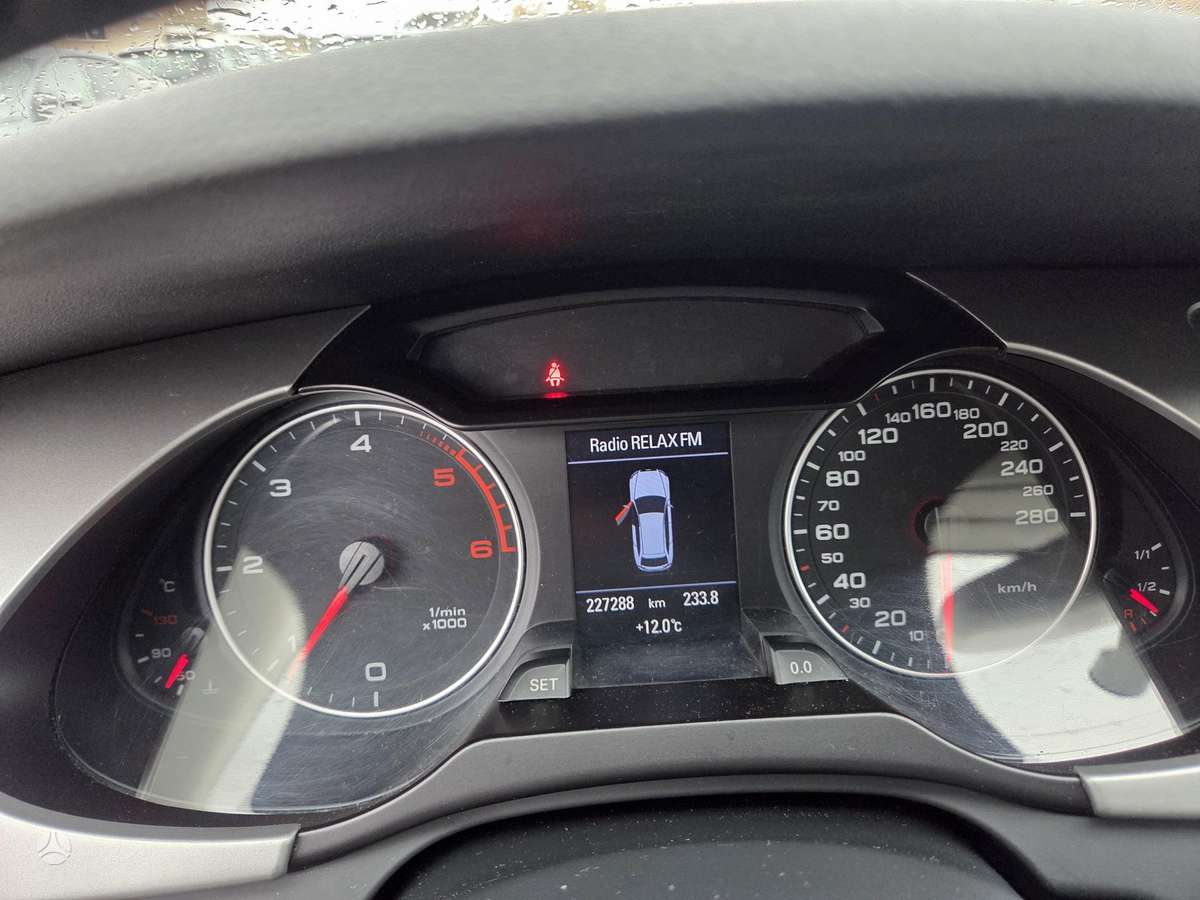 Audi A4 2008 — photo 9