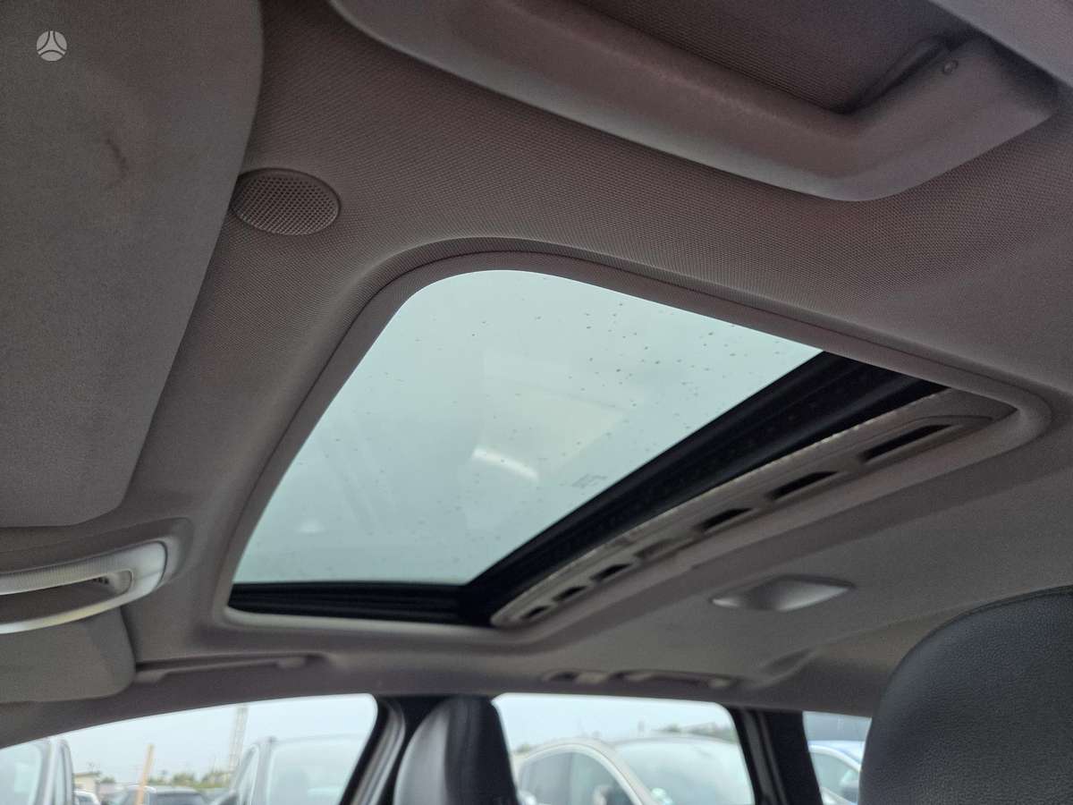 Volvo V50 2012 — photo 10