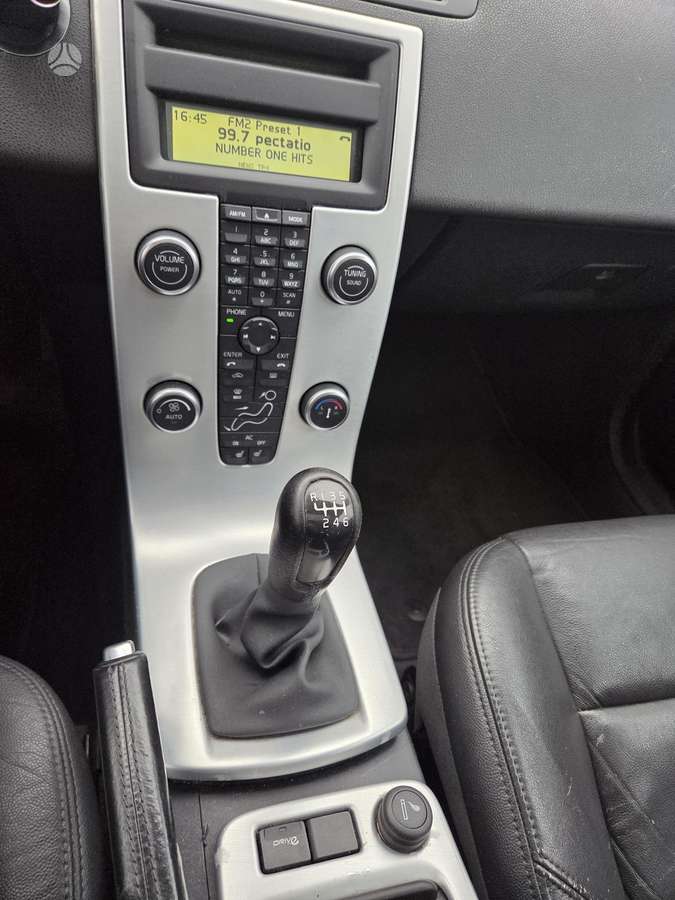 Volvo V50 2012 — photo 13
