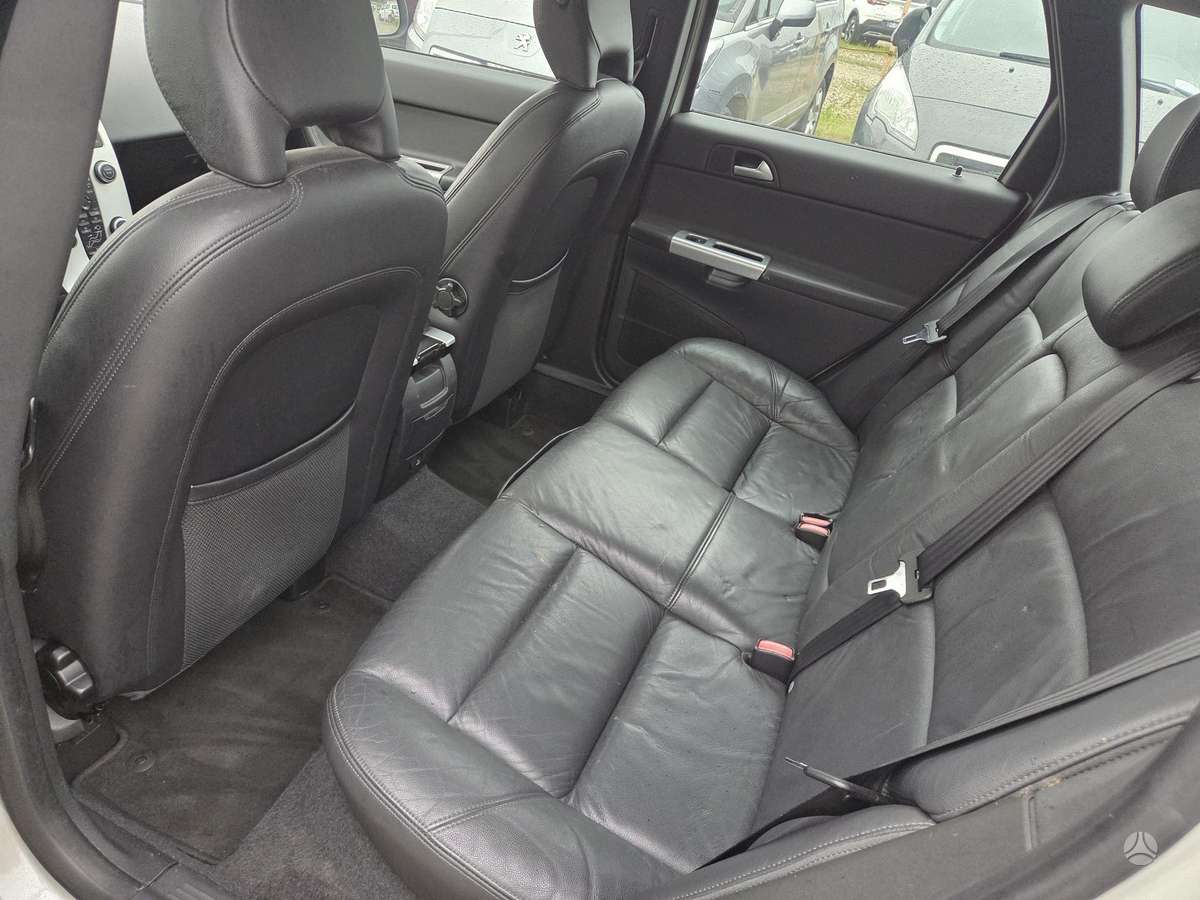 Volvo V50 2012 — photo 15