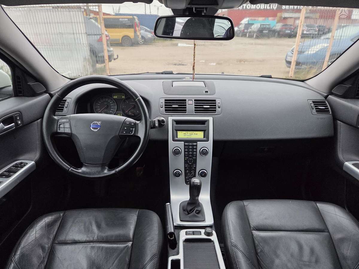 Volvo V50 2012 — photo 8