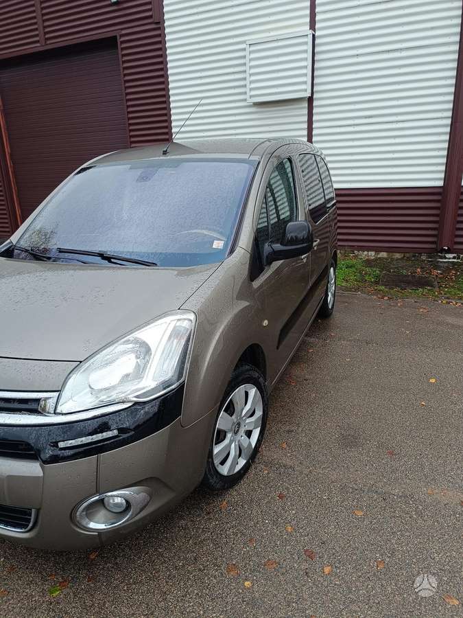 Citroen Berlingo 2014 — салон