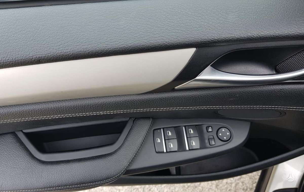 BMW X3 2011 — photo 11