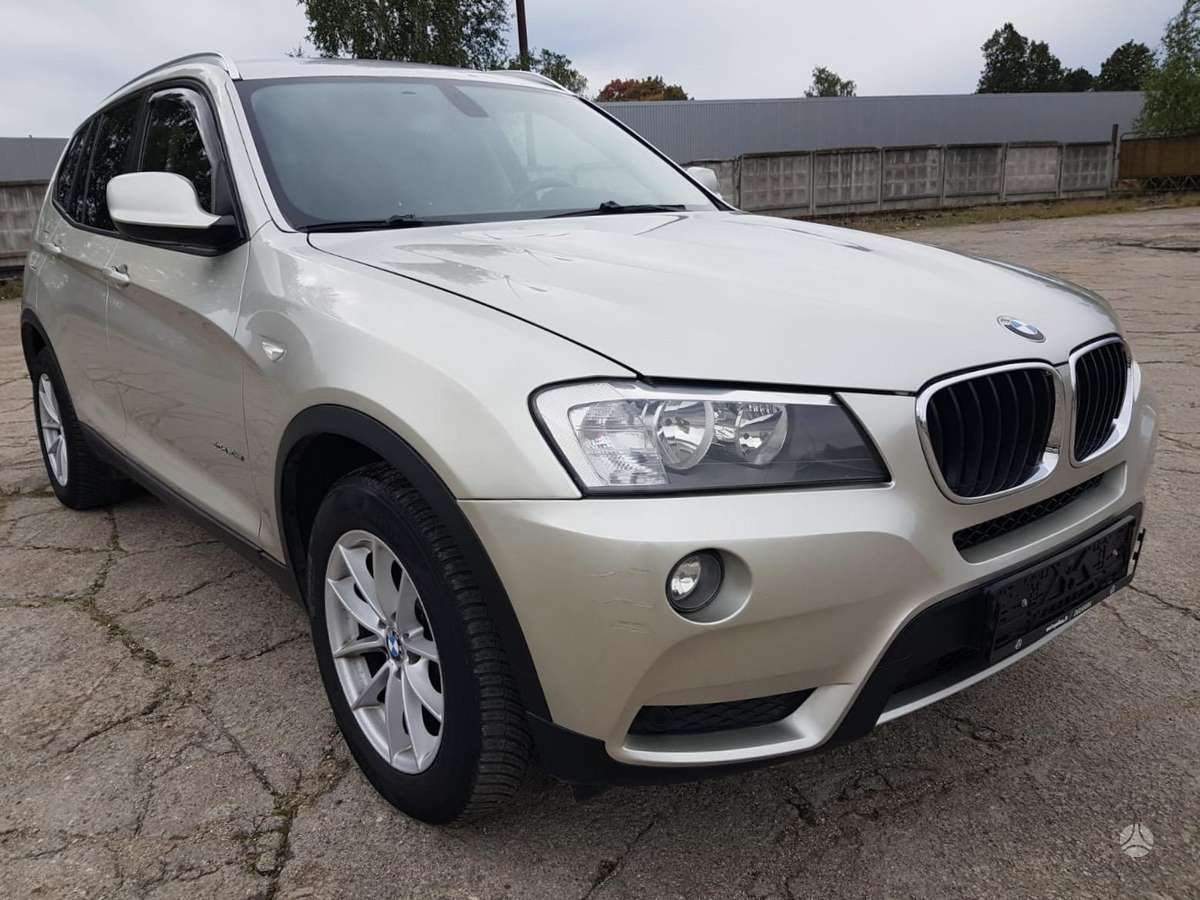 BMW X3 2011 — rear view